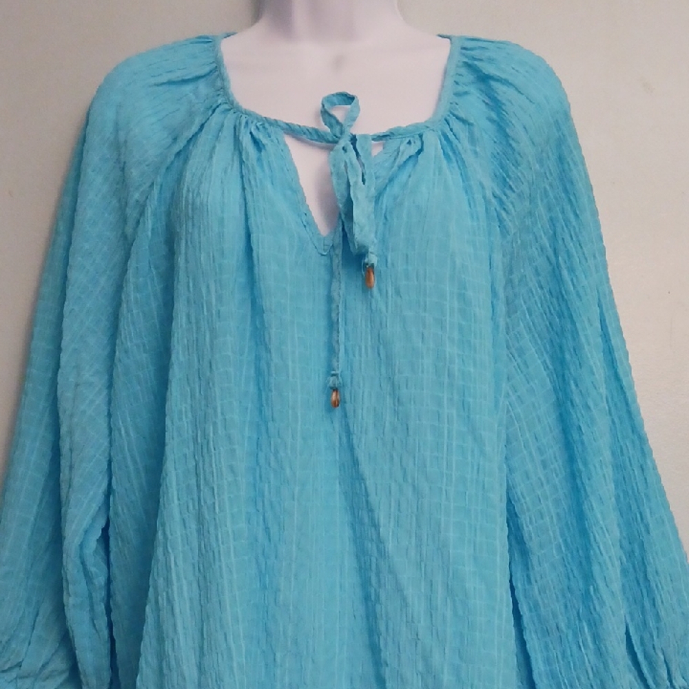 Rose & Olive size 1X women's  sky blue semi sheer elbow-lenght sleeves blouse.